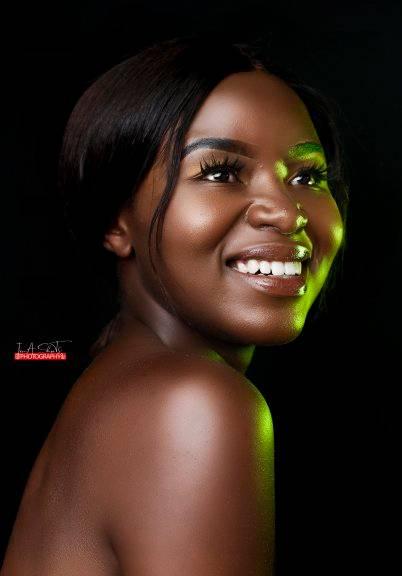 Sula Smith flaunts the beauty of her skin
