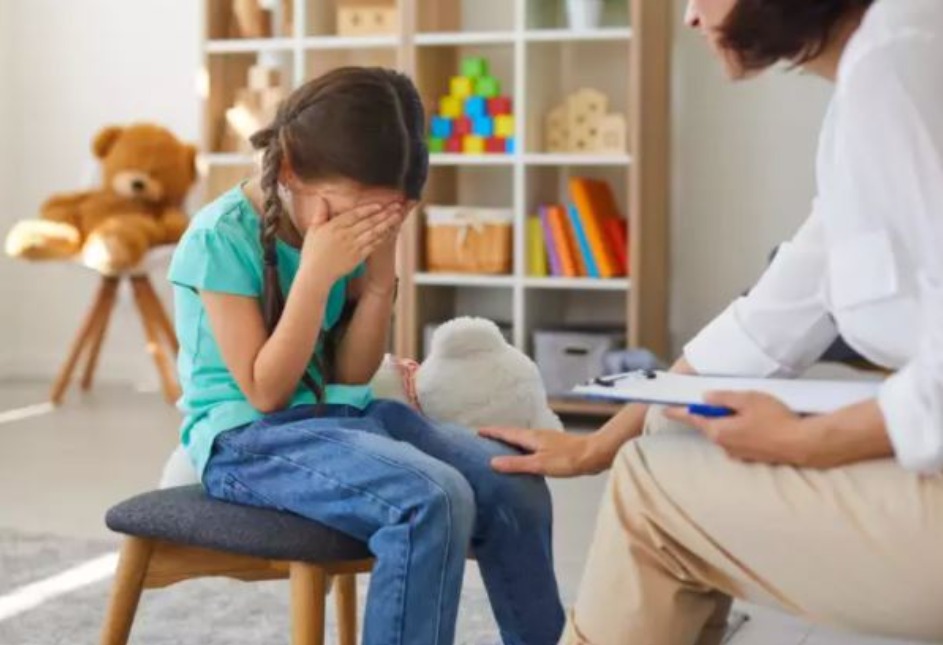 12 Signs to Know if your Child Needs Therapy