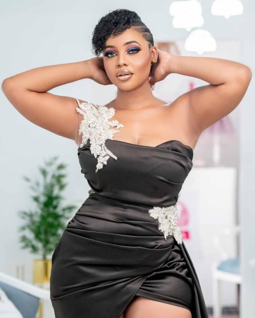 Icey Goddess of Rap, Cleo Ice Queen exuberantly serves with her hot look as she expresses gratitude for the exciting welcome back treat from Abigail Chansa.