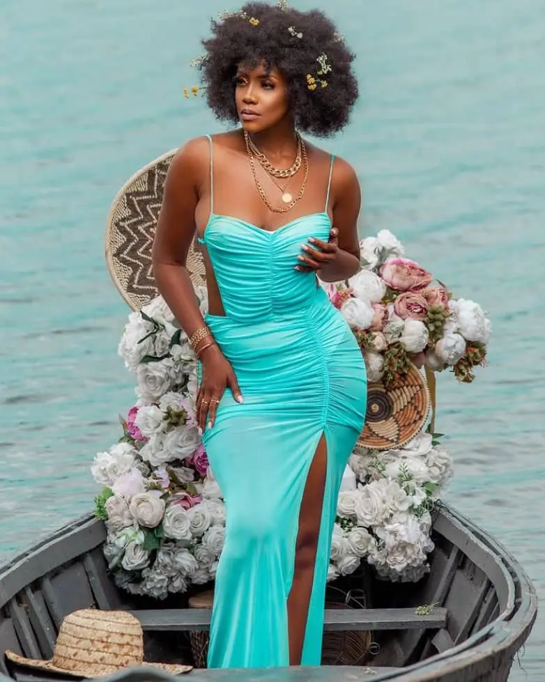 Christina Tintin Sakala wide hips