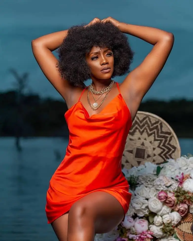 Christina Tintin Sakala hourglass body