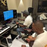 Uzizwa Kanjani - Jazzworx Uzizwa Kanjani Jazzworx MP3 Download Audio | Jazzworx, MaWhoo, Thukuthela, and GL Ceejay | Afrohouse 2025