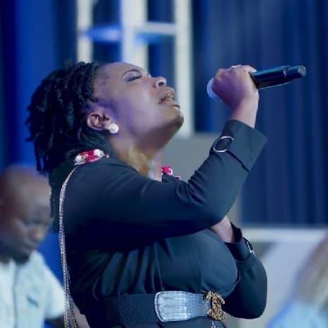Ewo Uyu Yesu Ewo by Christine Nkole, Faith Kalaba, Team Risen